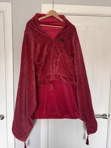 New kintiwe red blanket - new,